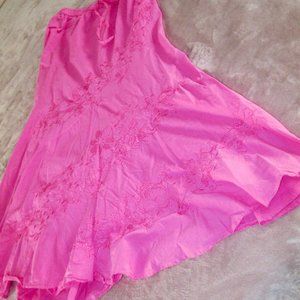 METROWEAR "BOHEMIAN FULL SKIRT W/MORE PINK LINING SIZE SMALL-EMBROIDERED"